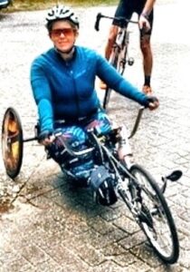 Wilma op haar handbike